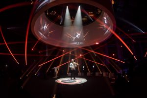Runde Bühne mit 360 Grad Projektion bei Event Horizon 2018