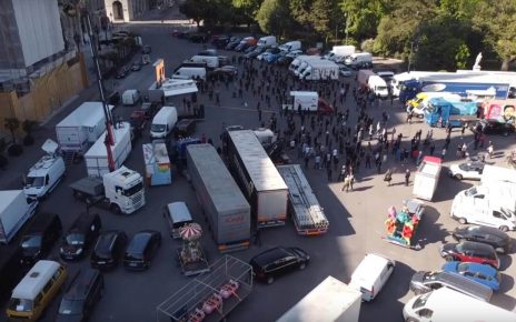 Demo der VeranstaltungstechnikerInnen am Rathausplatz, Foto: Screenshot Video Stamberg Film & Wangler Media