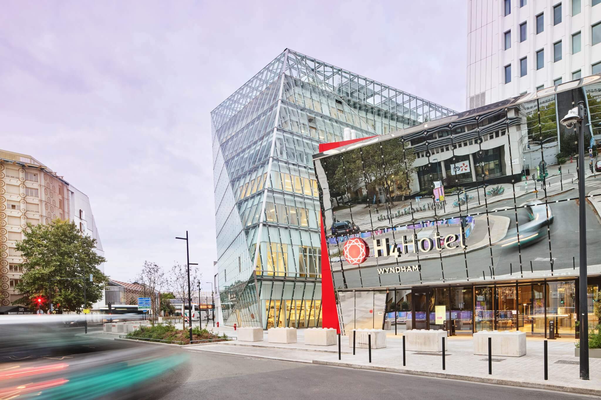 H4 hotel Wyndham Paris Pleyel resort