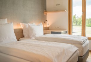 DEKRA Automobil GmbH investiert in Millionenhöhe in die Zukunft des DEKRA Congresshotels Wart